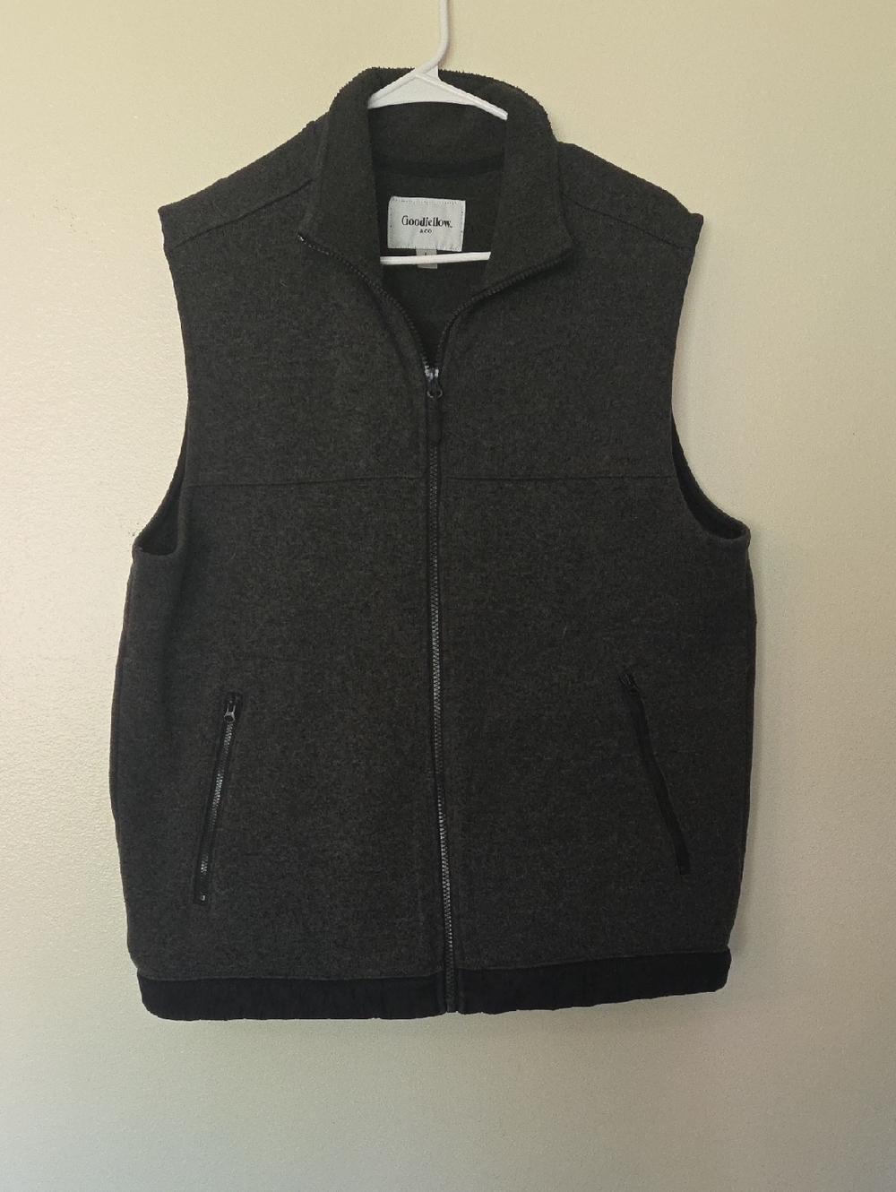 Goodfellow & Co charcoal gray zip-front fleece vest